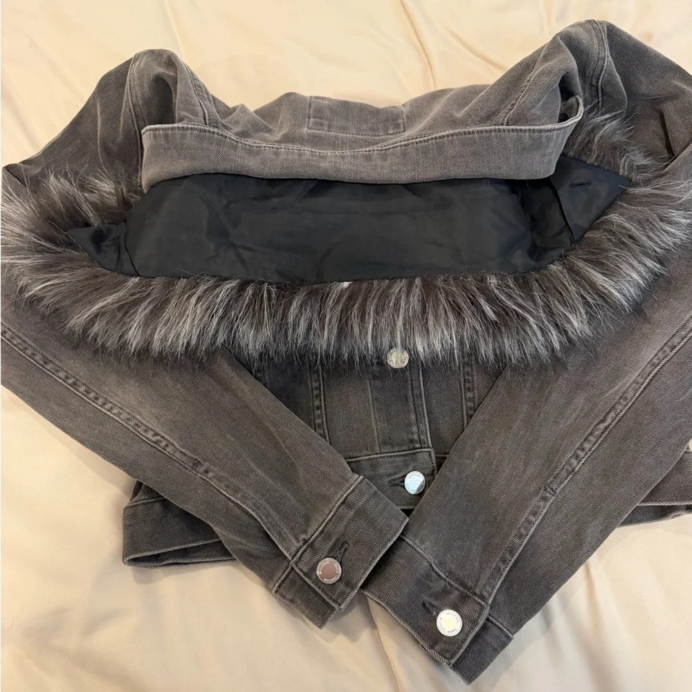 Black denim Michael Kors cropped jacket with removable fur collar